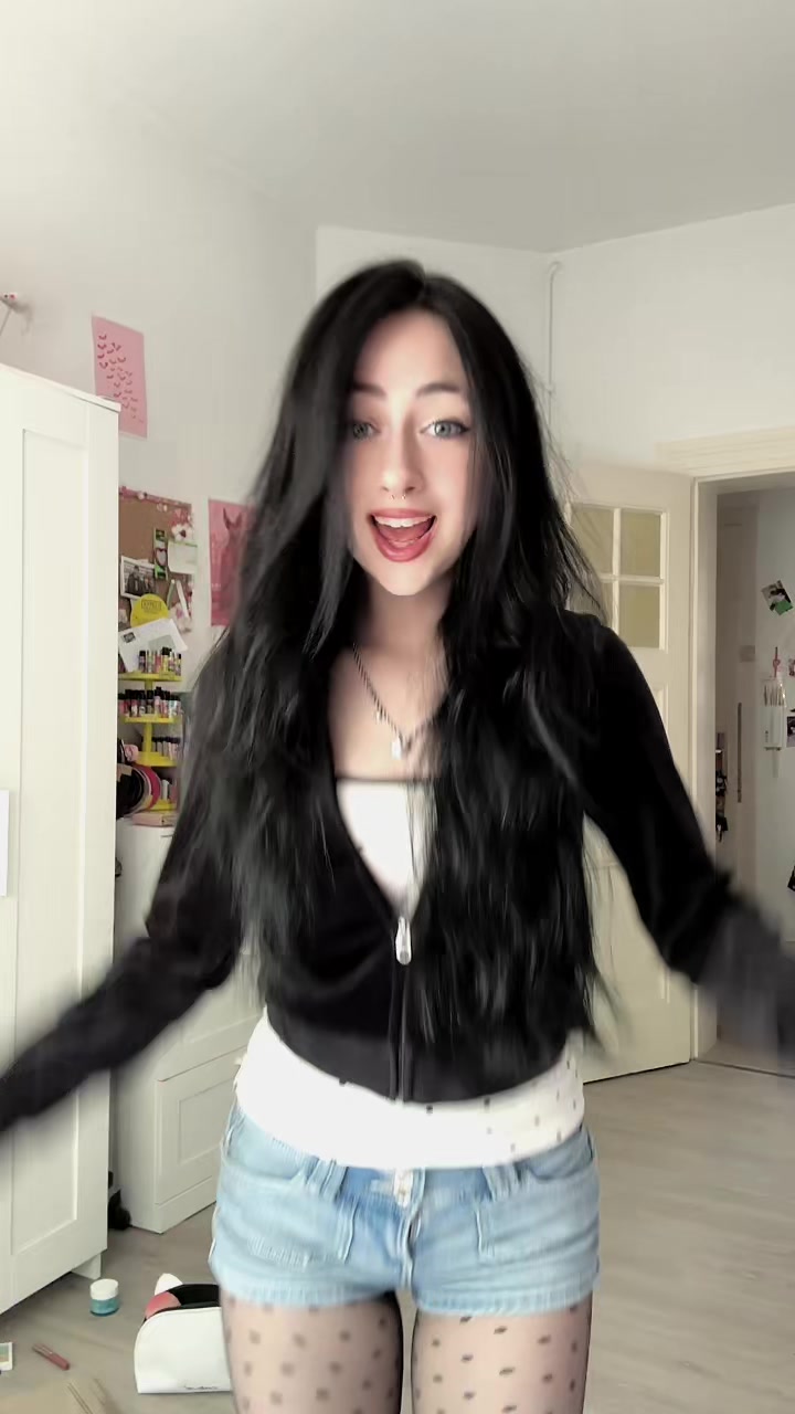 @Juli 🦇