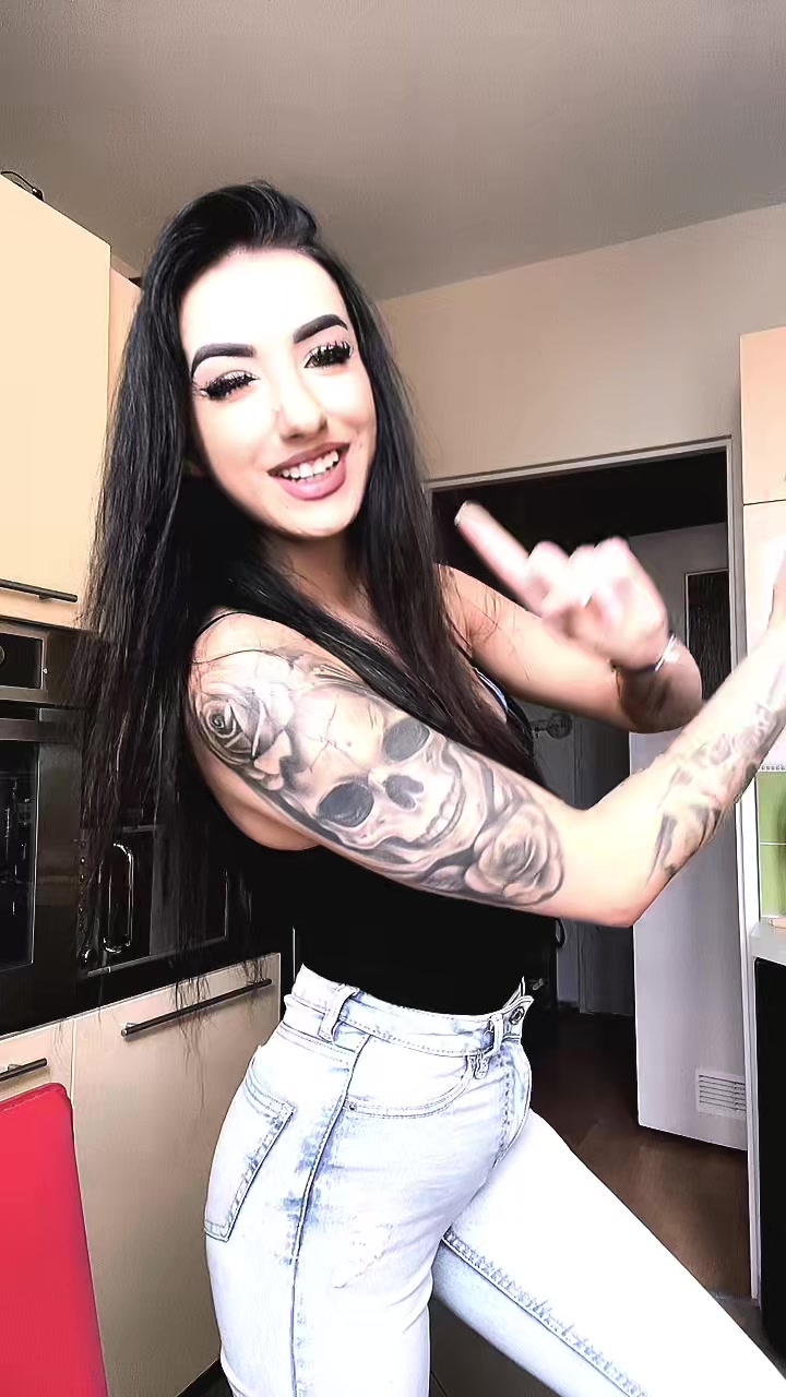 @_beluniaaa_