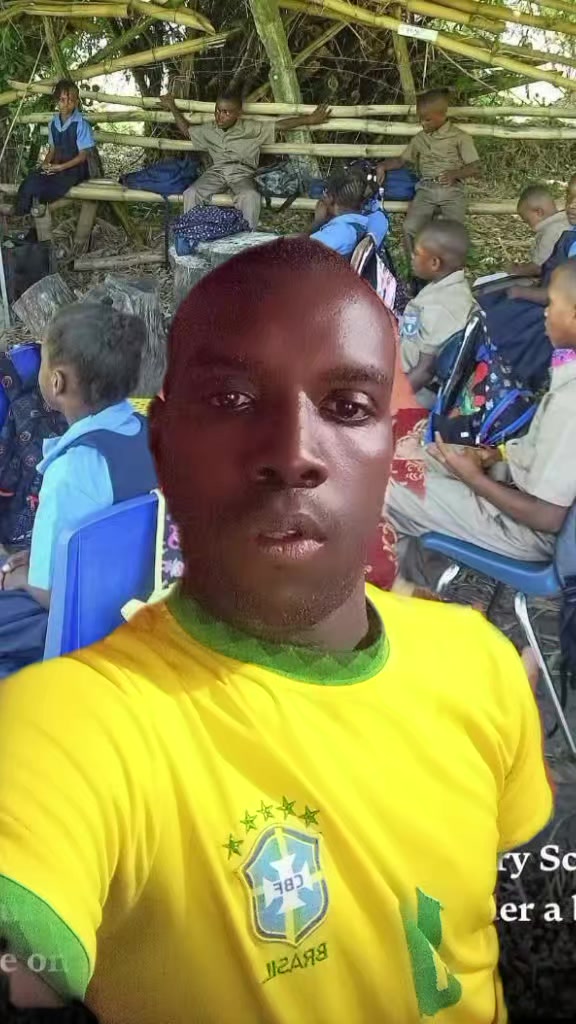 @Derval Maroon✊️