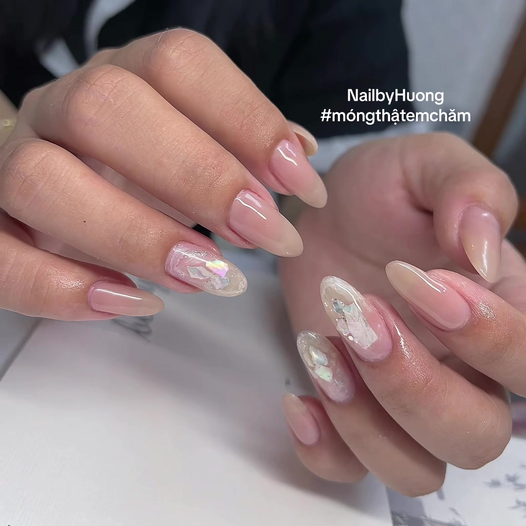 @Như &Yacute; Hương