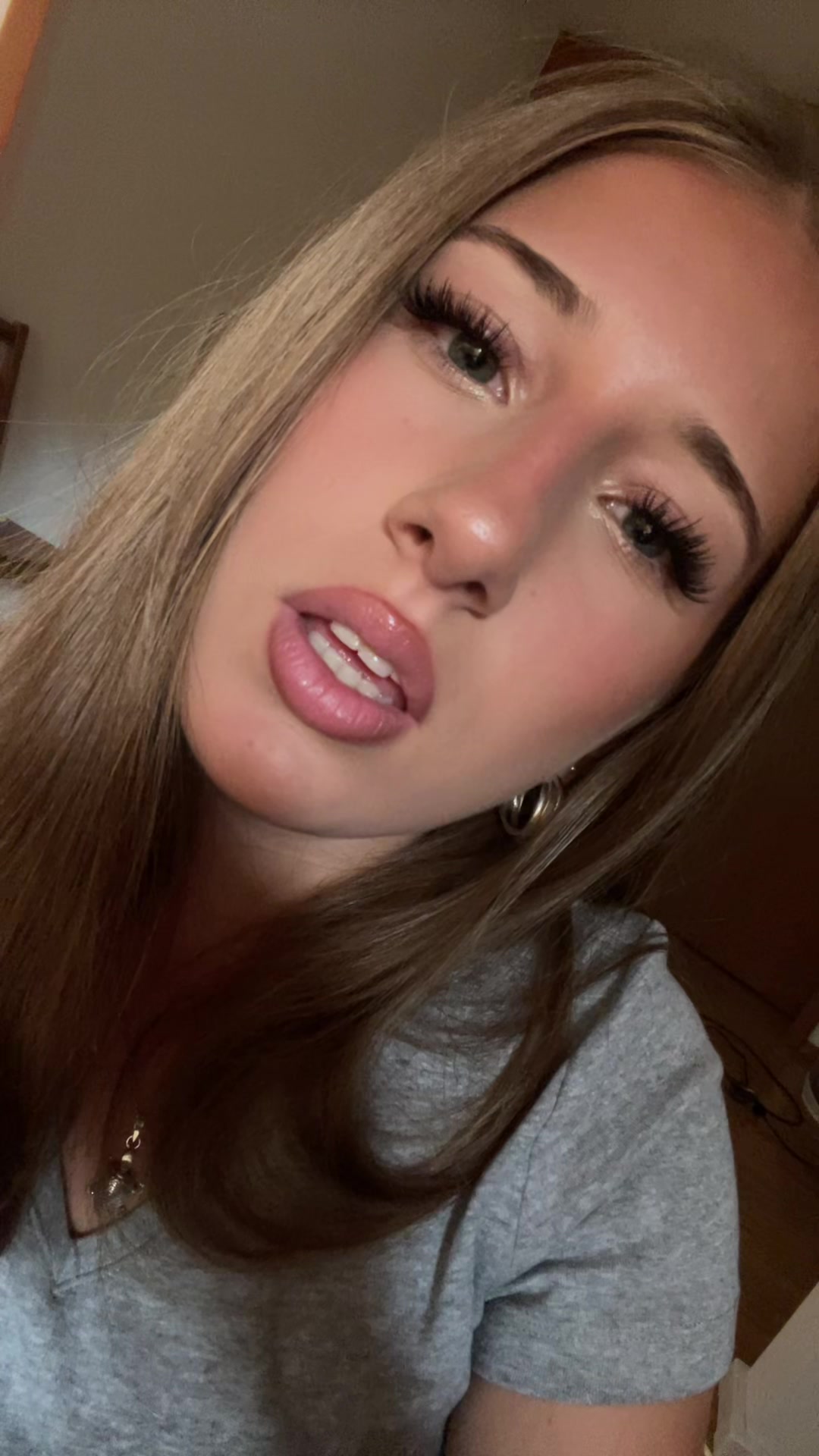 @⃟