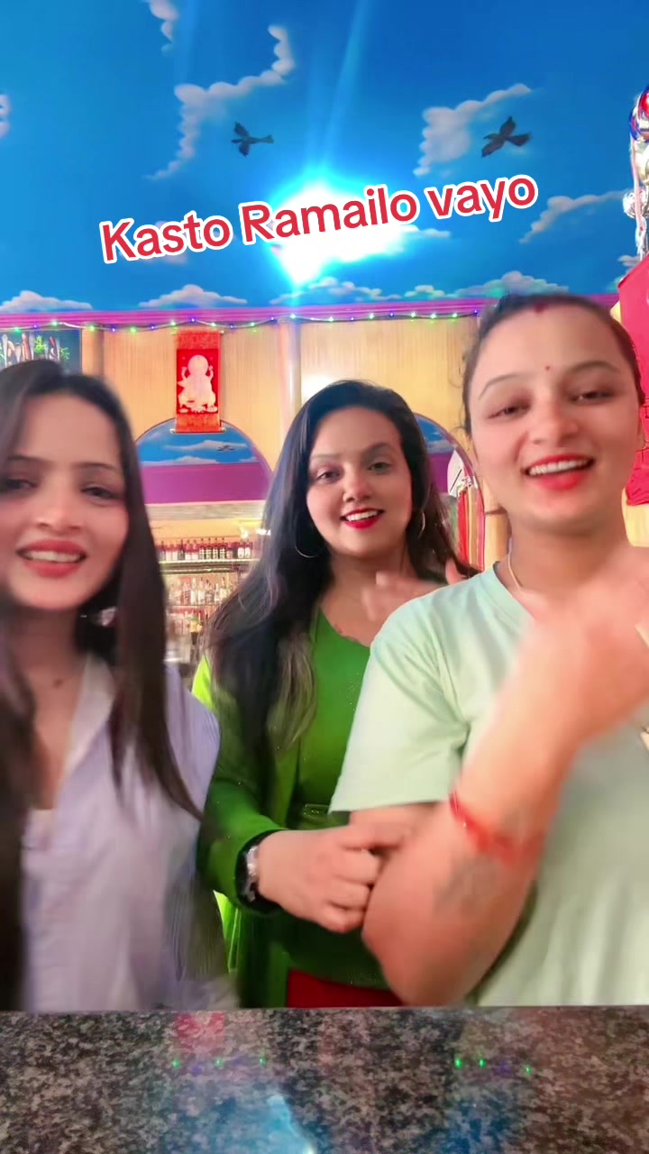 @October Queen👑(Ghimire Don )