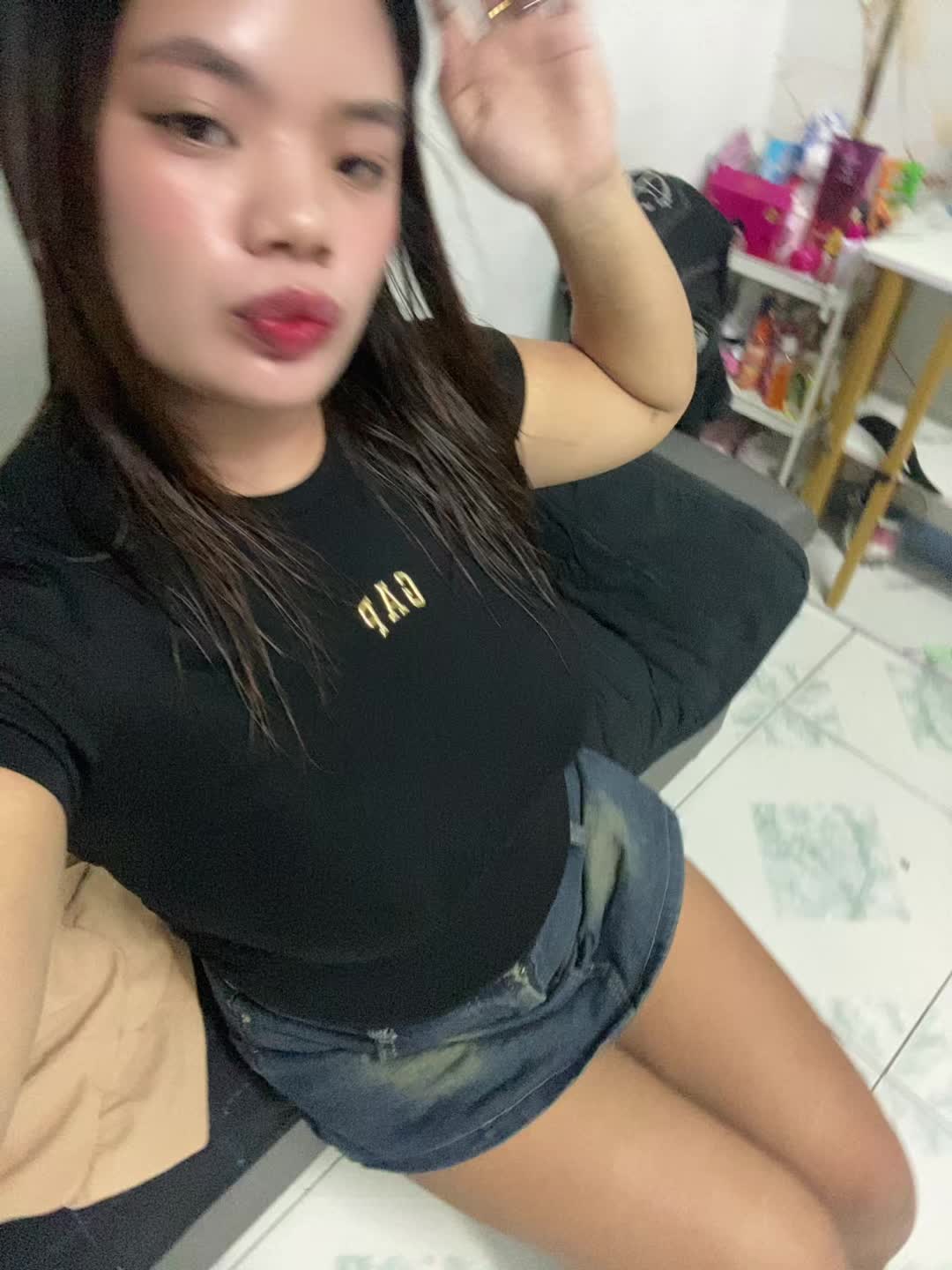 @Ella 🦋