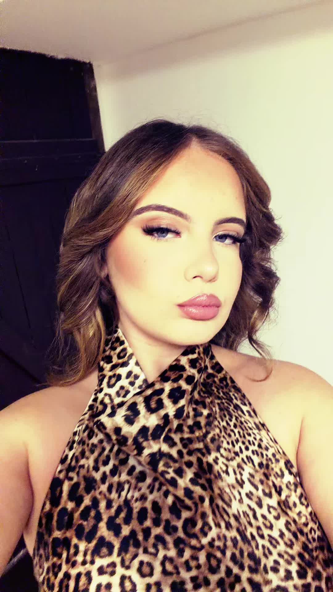 @𝐞𝐦𝐦𝐚