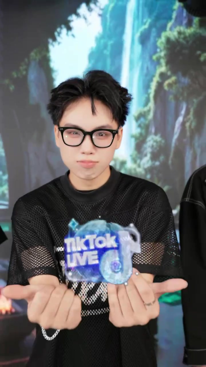 @PHOENIX 🐦&zwj;🔥 Tuyển idol