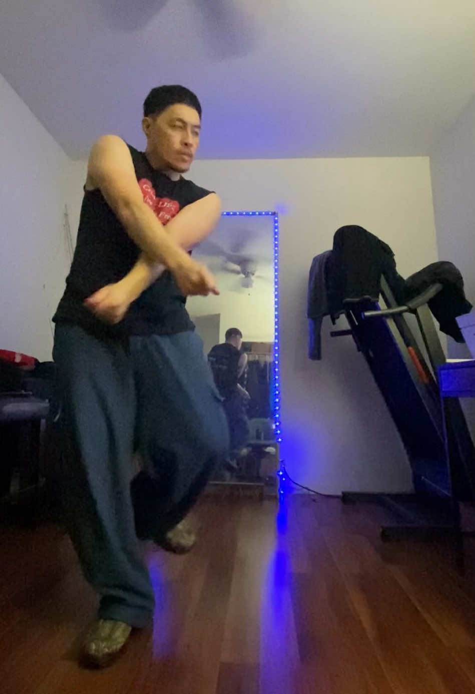 @isaacsaesee