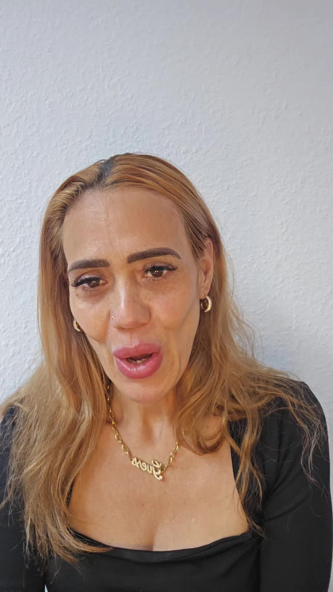 @Rapunzel 🇨🇺🇩🇪