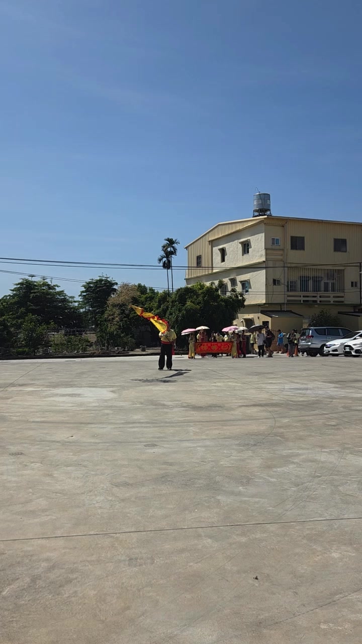 @帥哥跑廟會