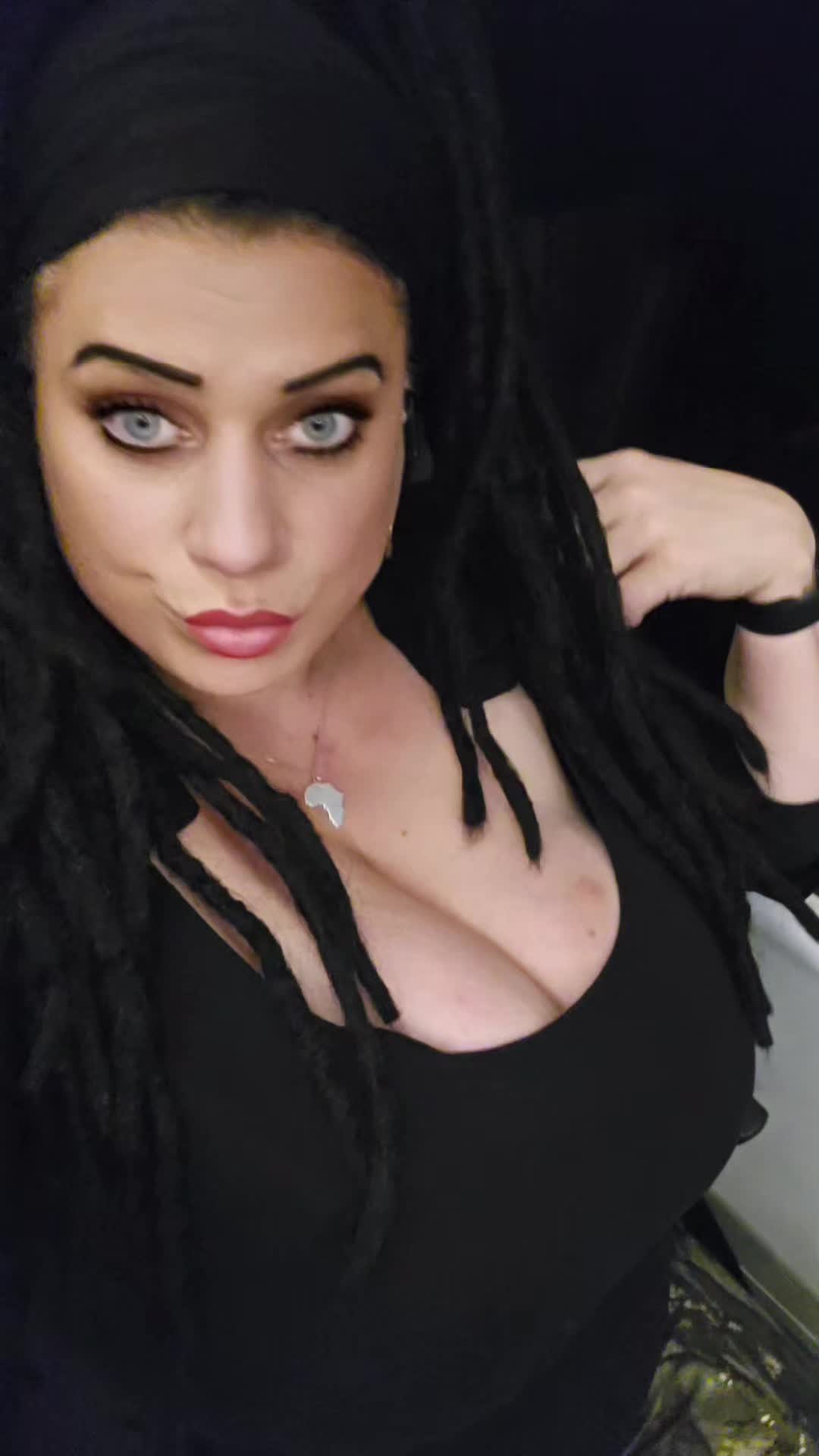 @Nadine Anna Ebanga Meyanga
