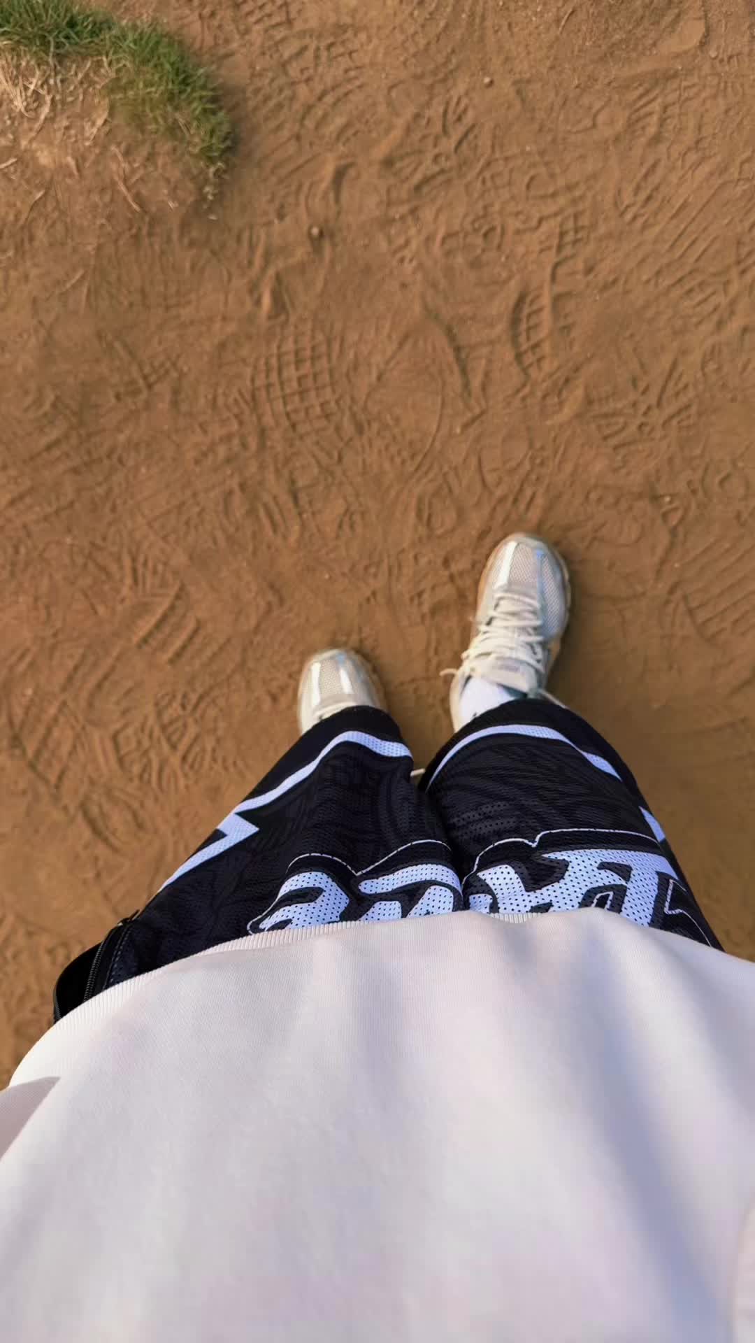 @️