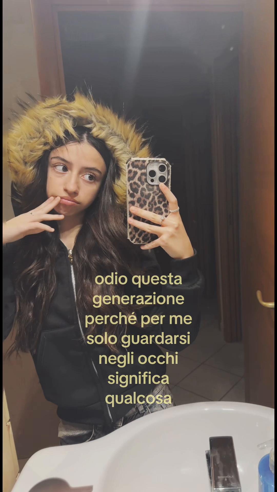 @⃟