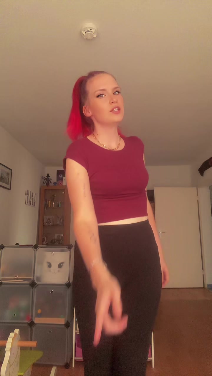 @_ᚠᚨᚾᚾᛃᛒᚱᛟᚾᚲ99_
