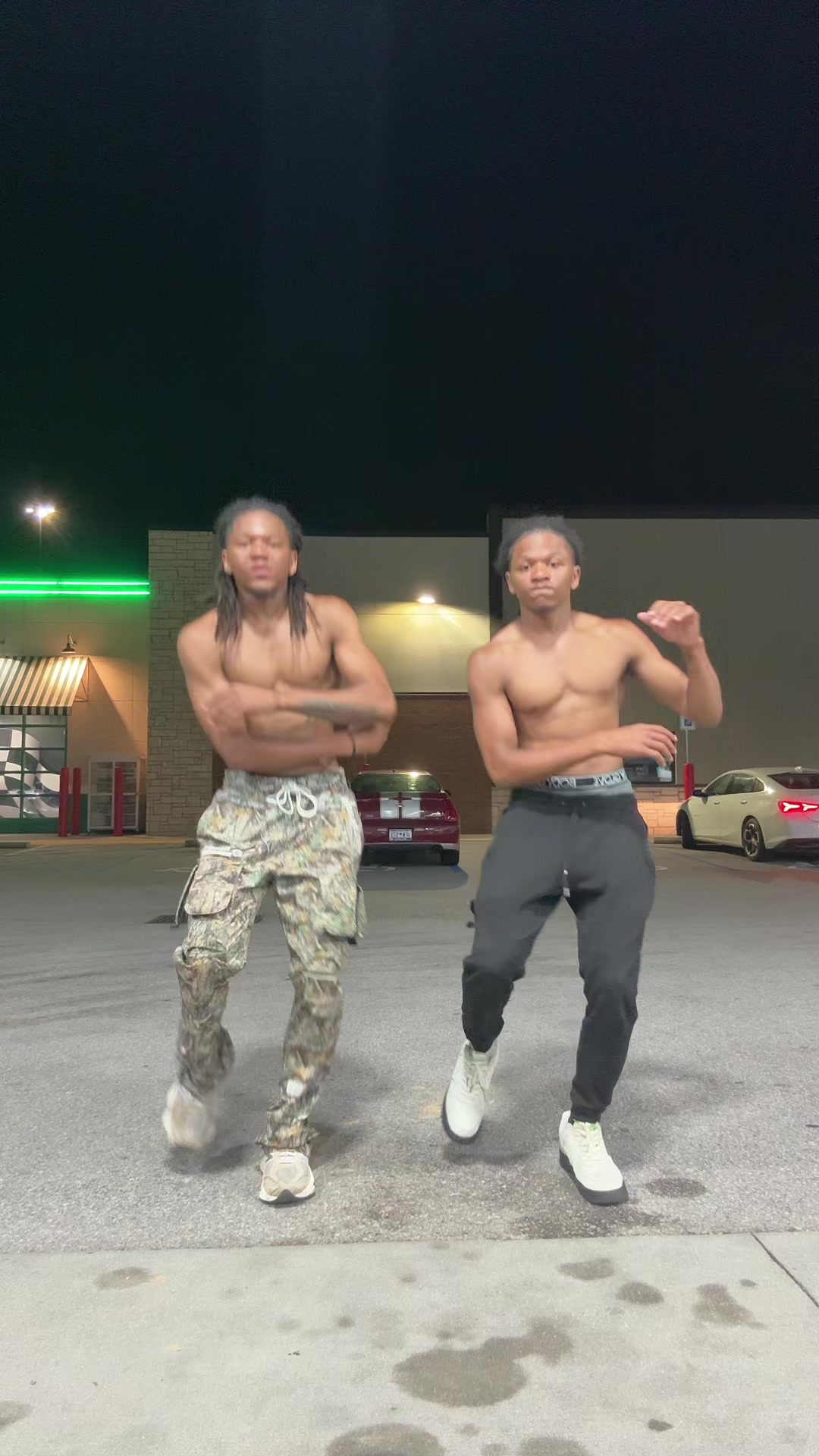 @Ghettotwins_