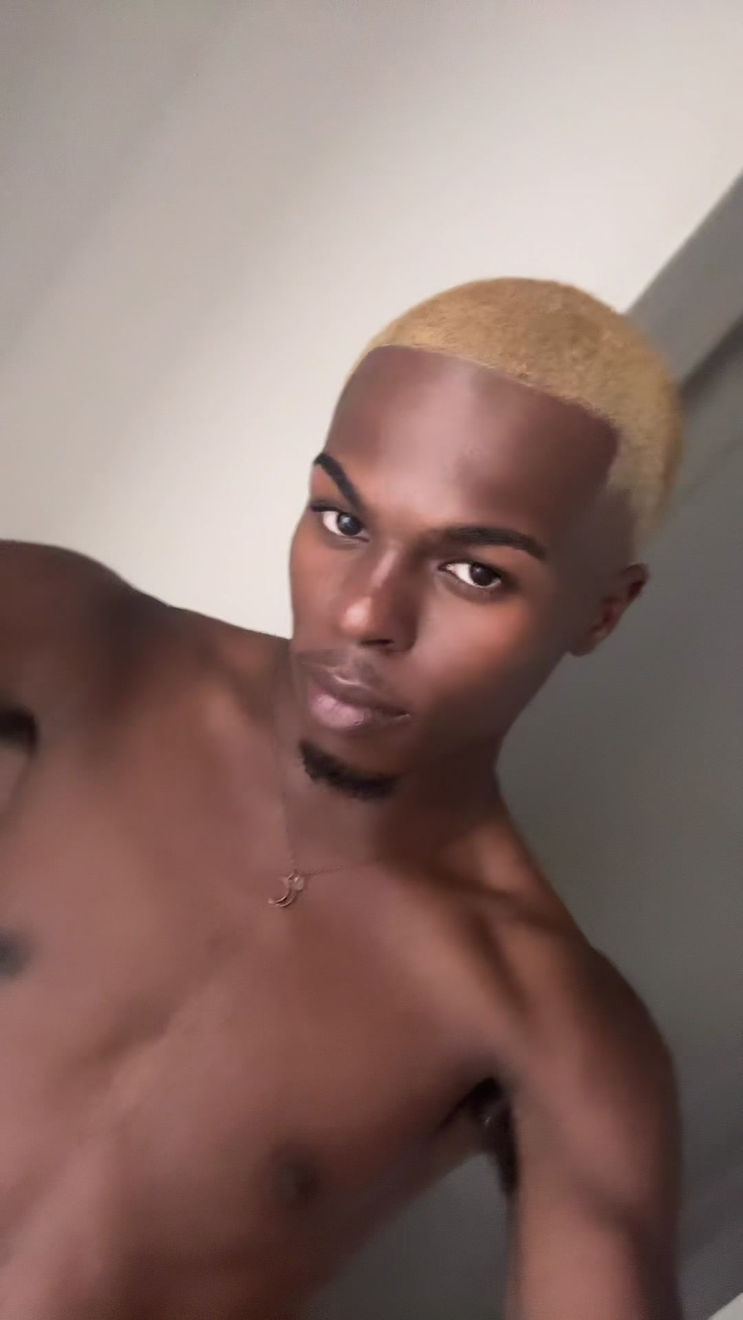 @mari.