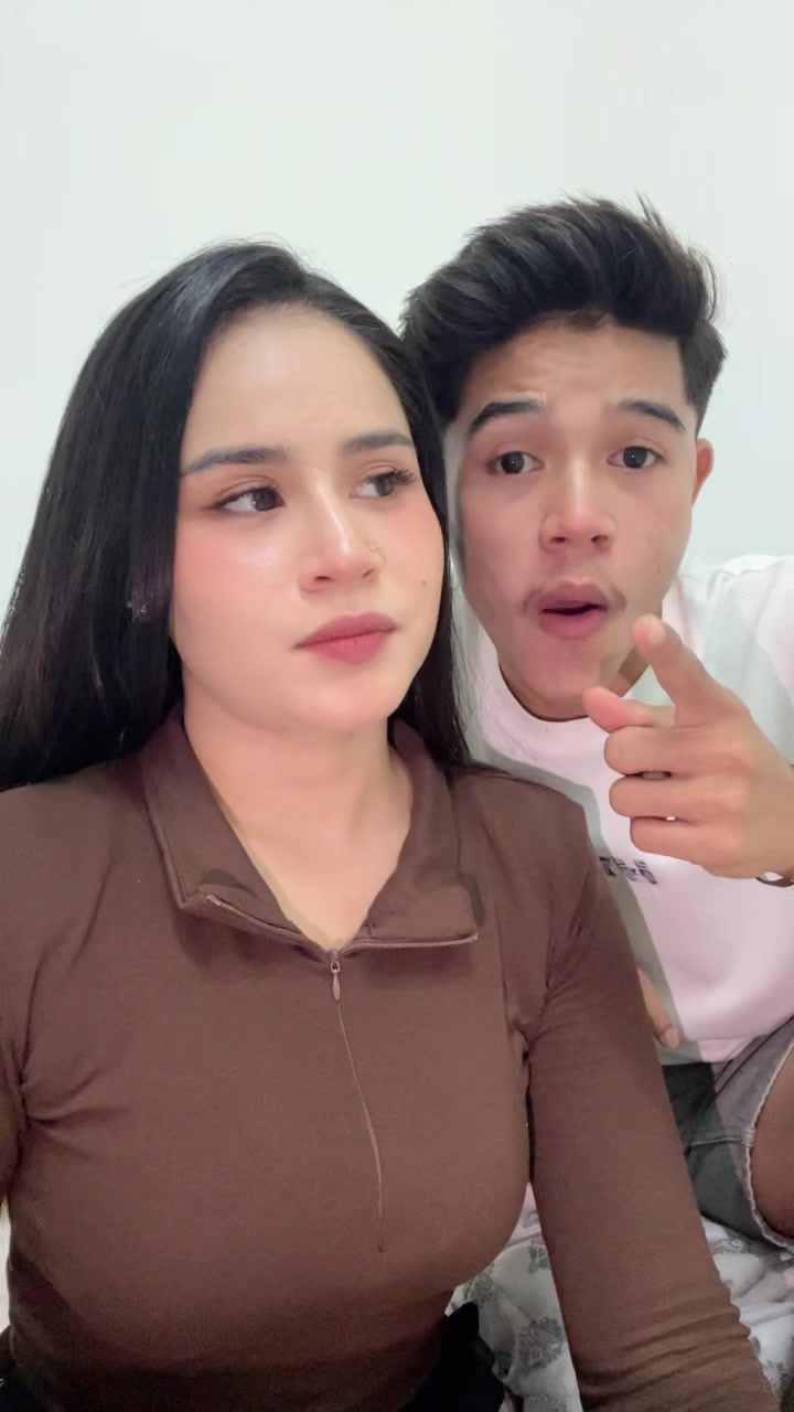 @HazLina.Co