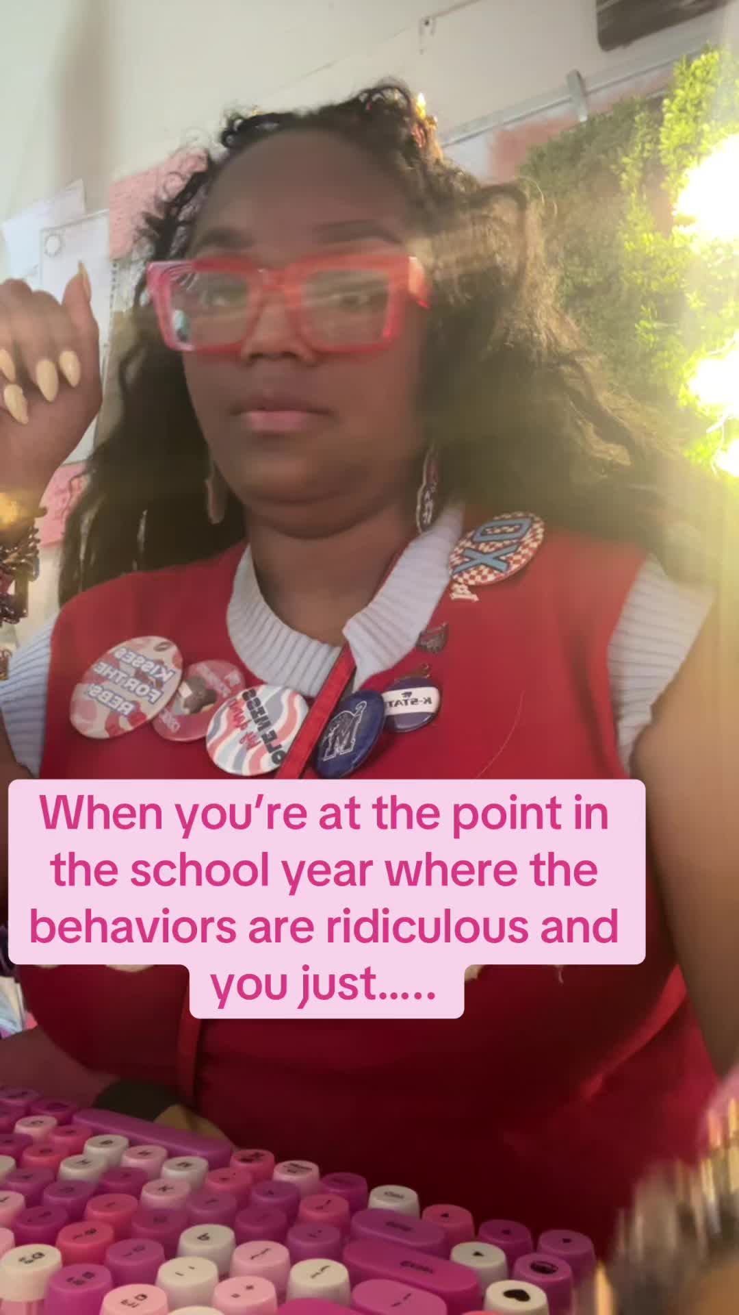 @Fashionablybooked 👗📚🎓✏️