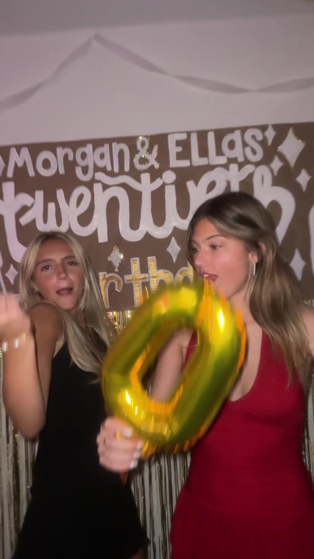 @mo