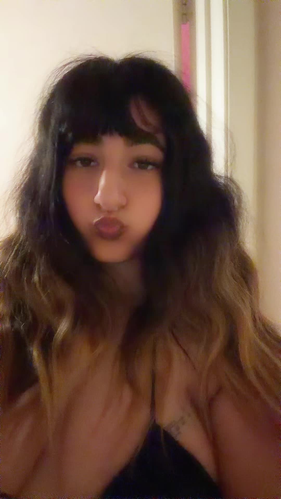 @sarahnextdoorgirl:)