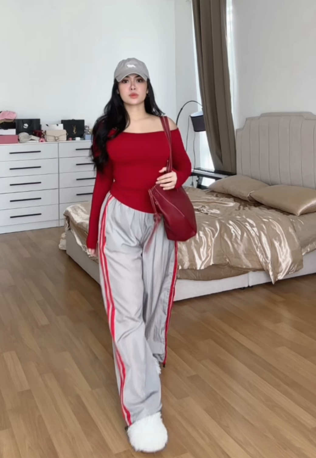 @Debvchi