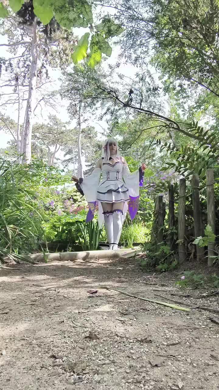 @白娜