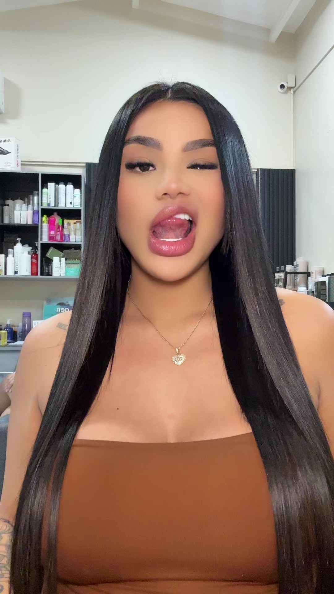 @Tatiqueenoficial 🦋
