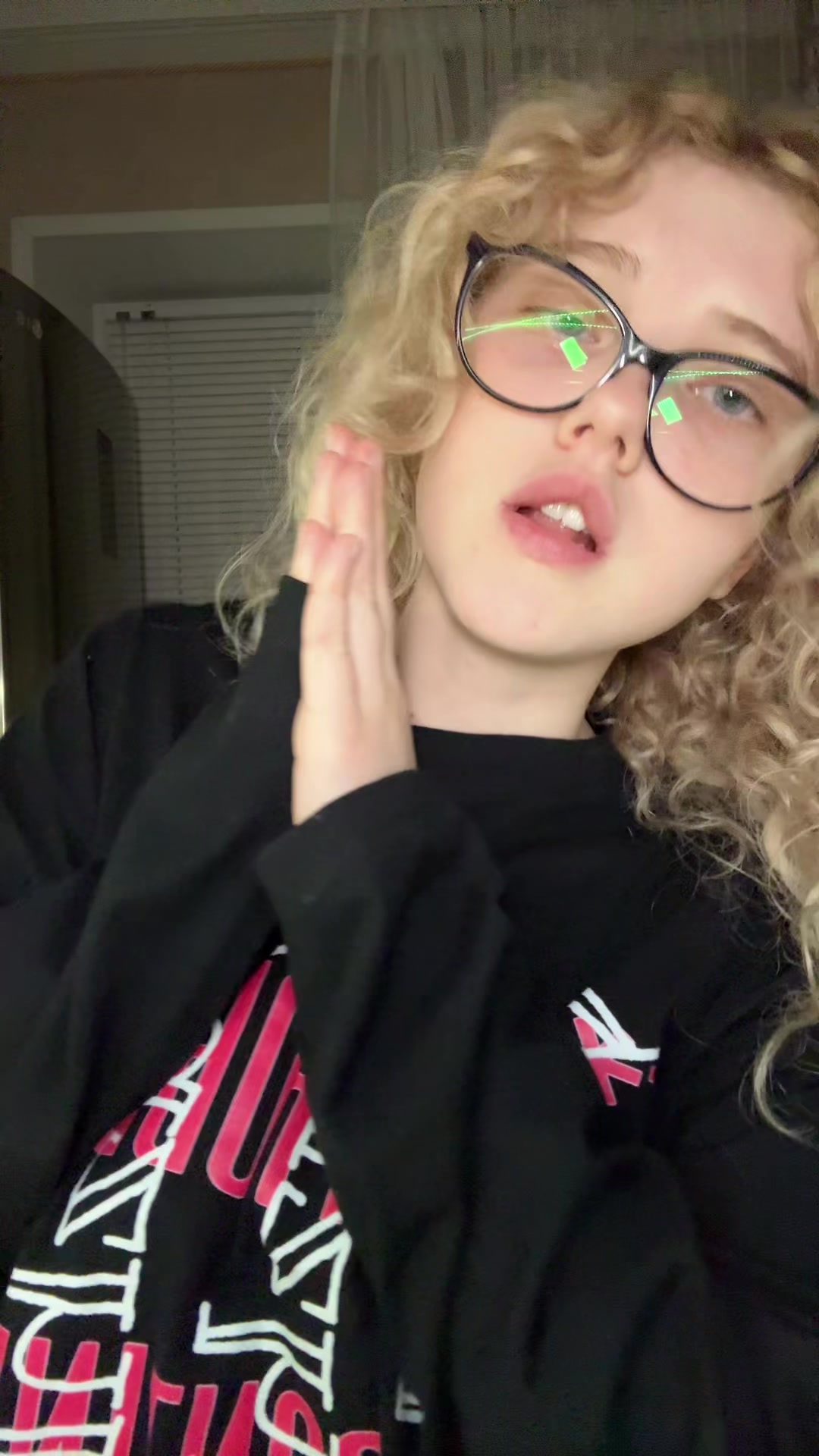 @рия вэсликс <33