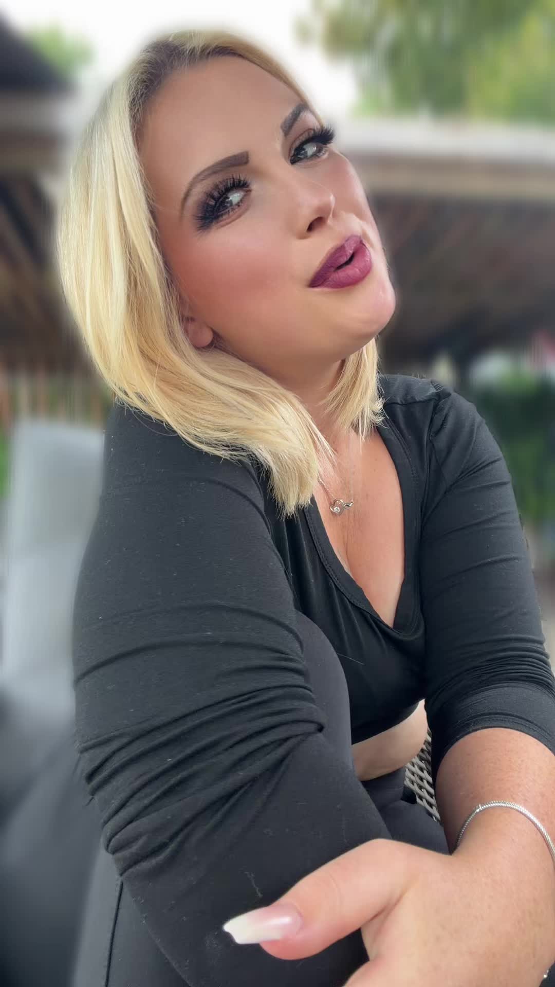 @ᵐꜞᔆᔆ᭄ •𝑄𝑢𝑒𝑒𝑛•🩷