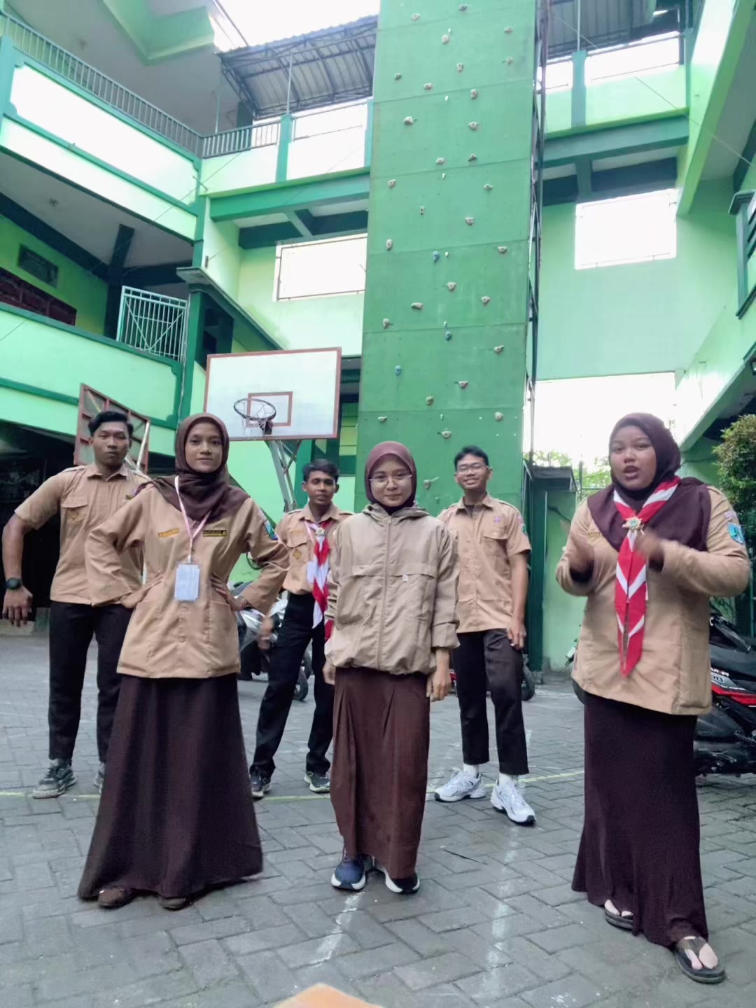 @atuntuniich