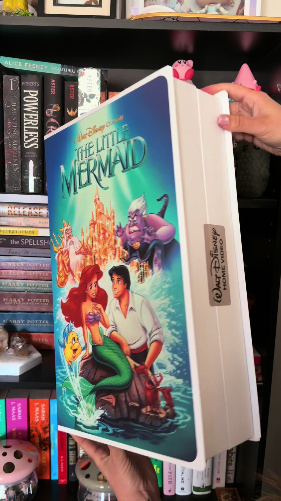 @cydneelouwho 📚 ☕️ 🦢