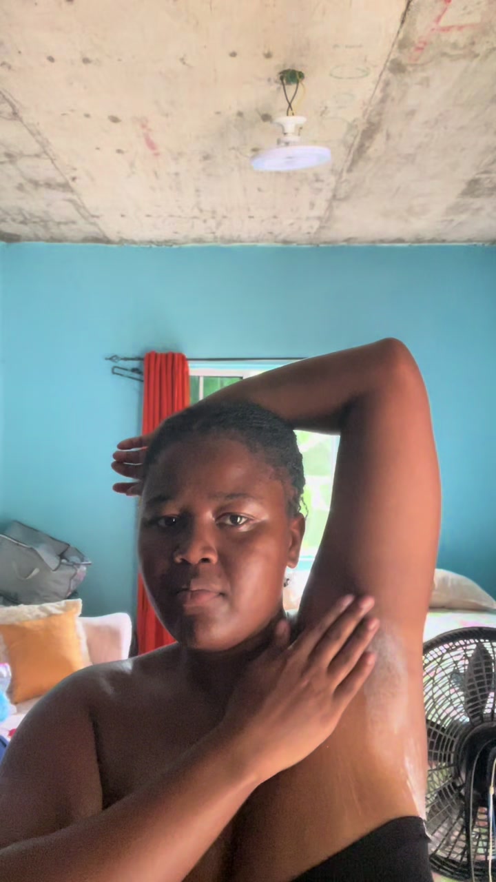 @honeybunzz.xo