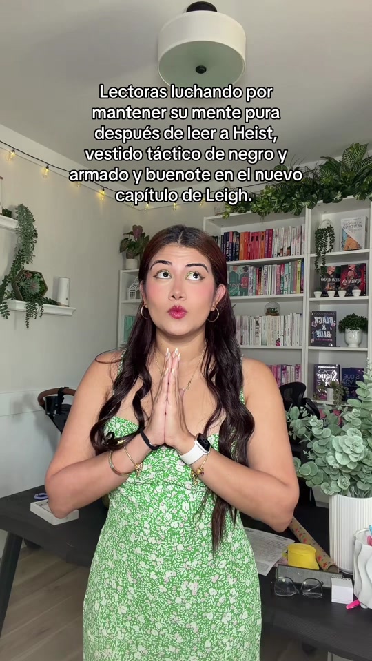 @Ariana Godoy 📚 Author