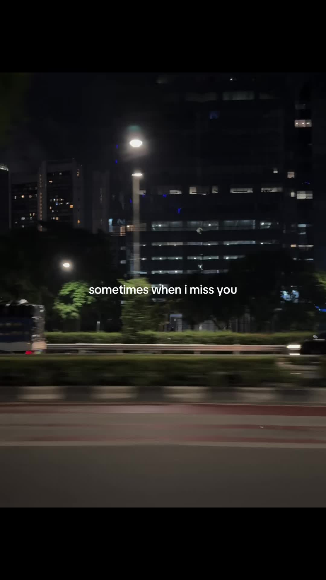 @ᴖ̈