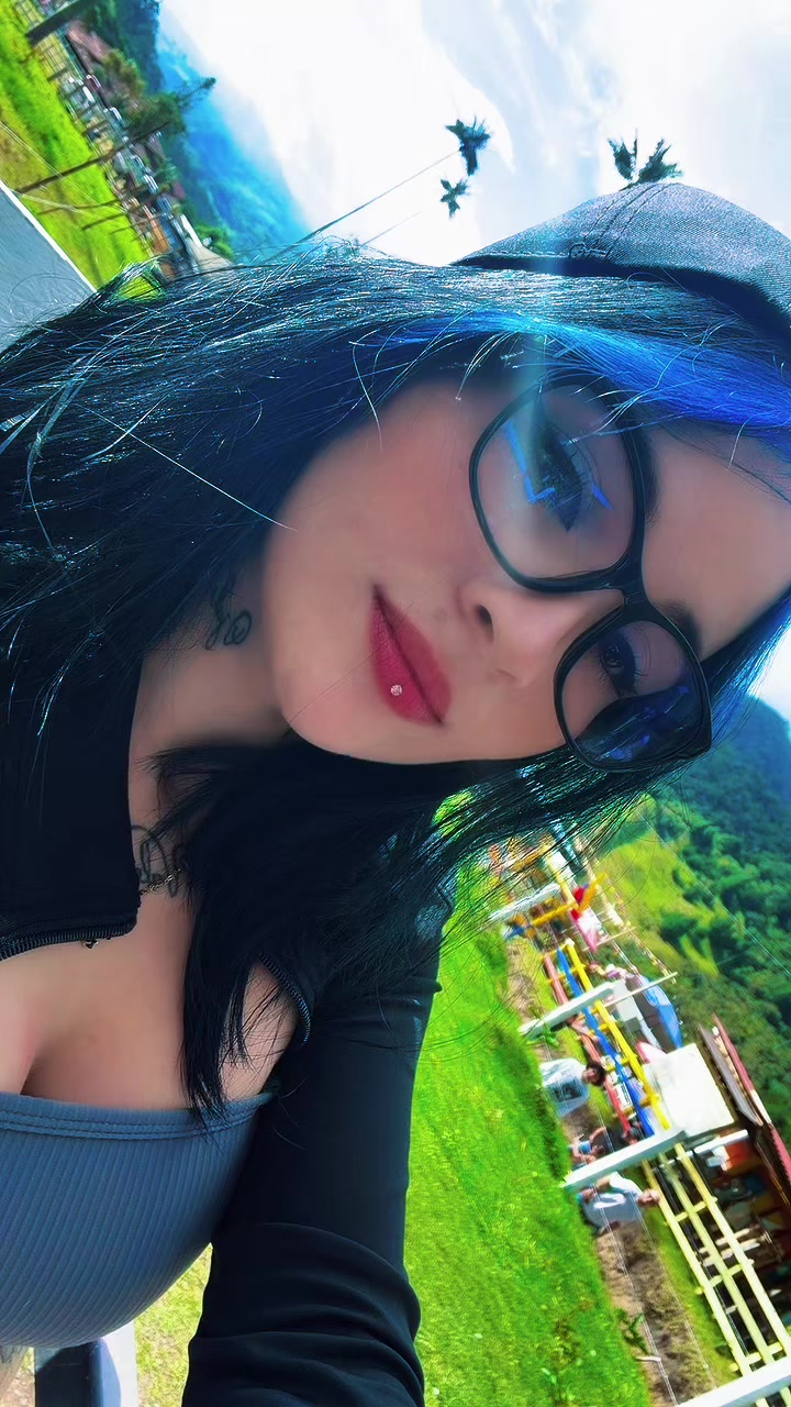 @🪼Laura Azulita 🦋