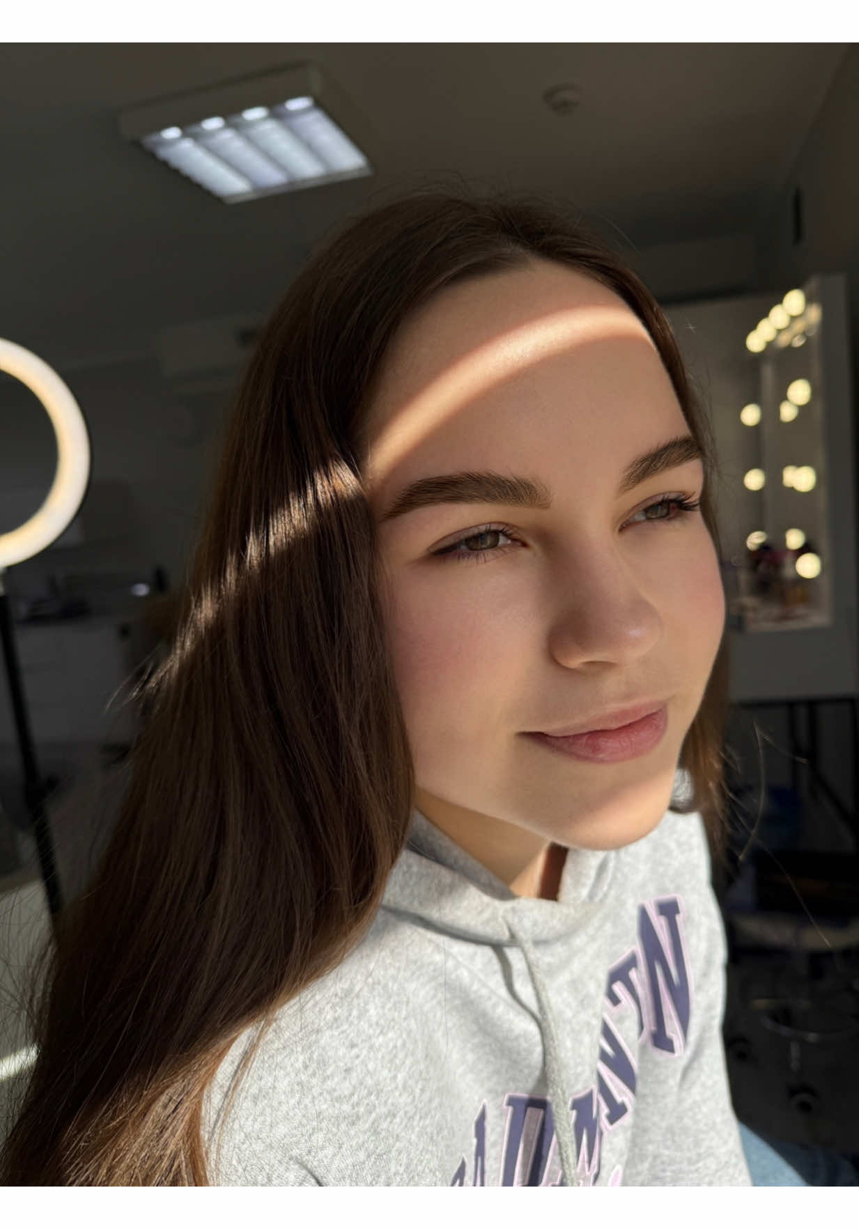 @elinabrows