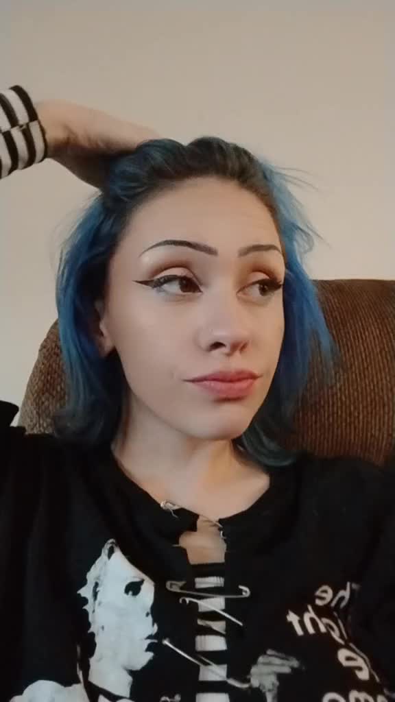 @izzy_honeyy
