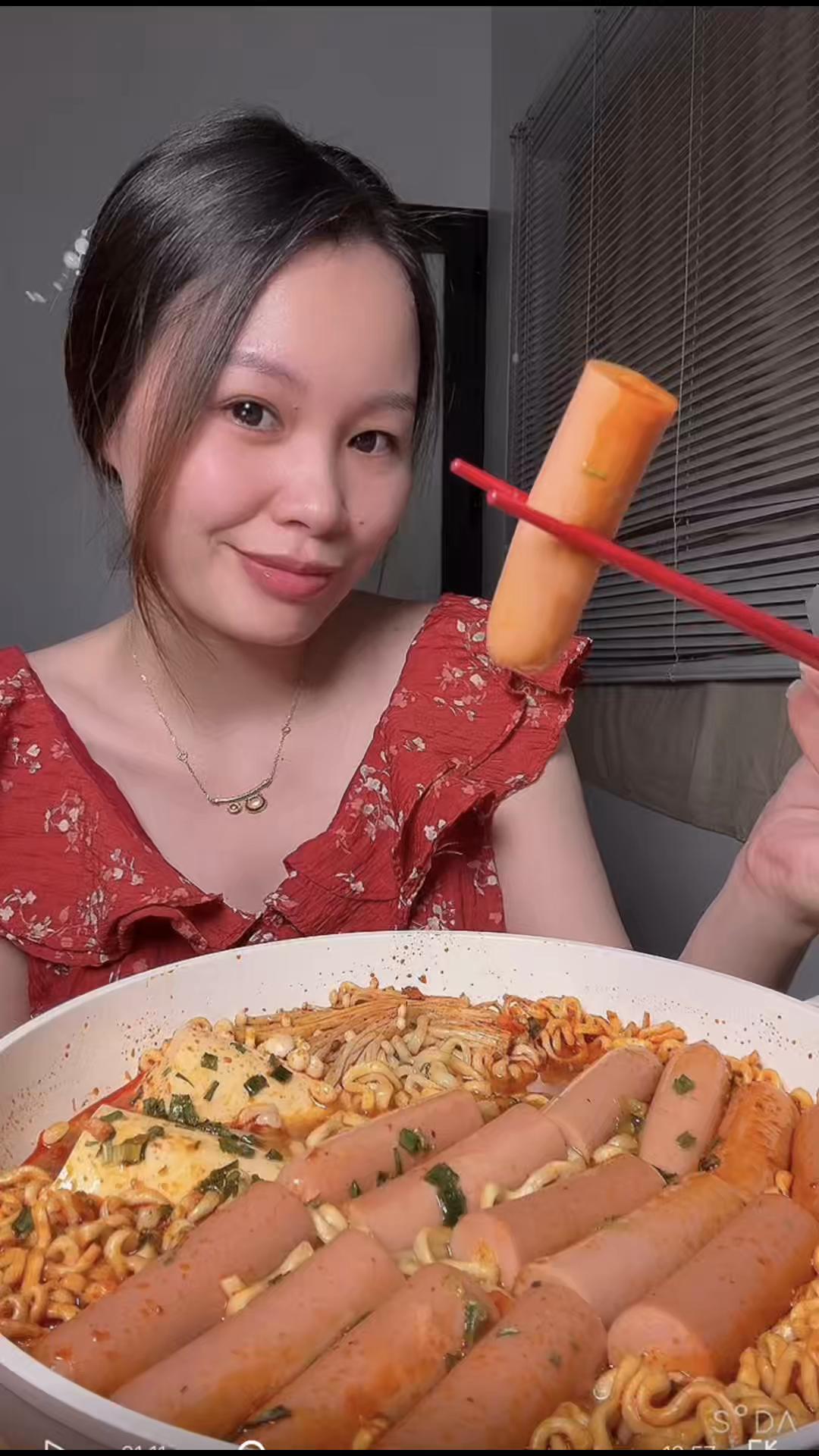 @Th&iacute;ch ăn vặt về đ&ecirc;m 🍱