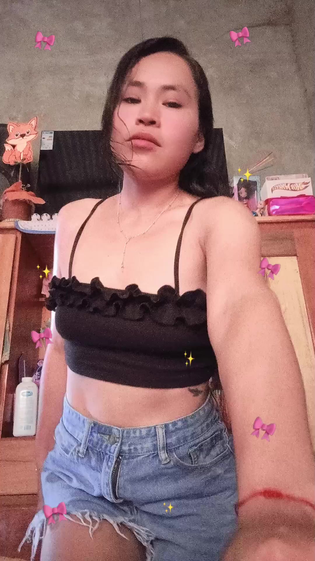 @𝙻𝚎𝚜🍓