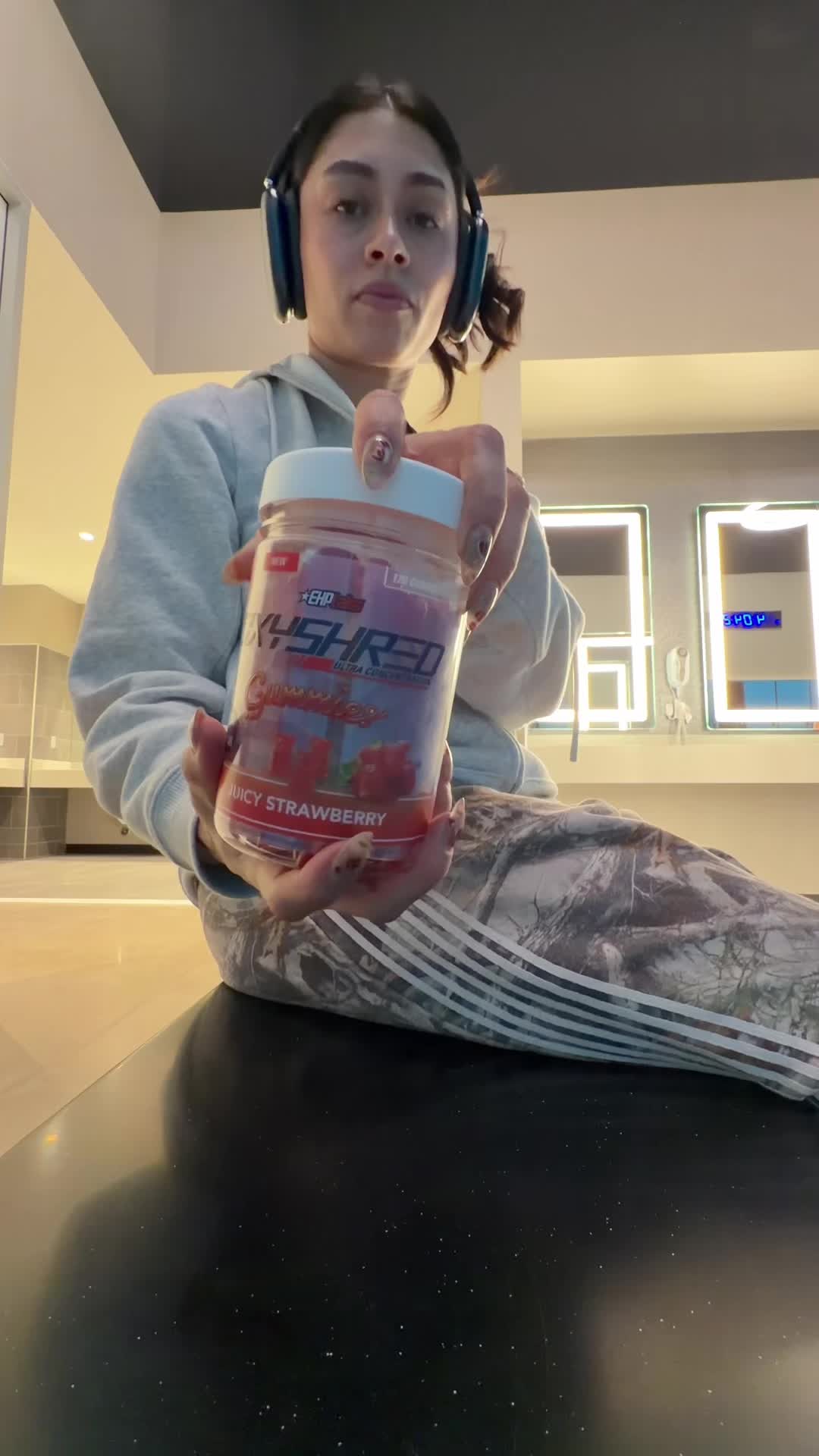 @Stephanie Cordova562