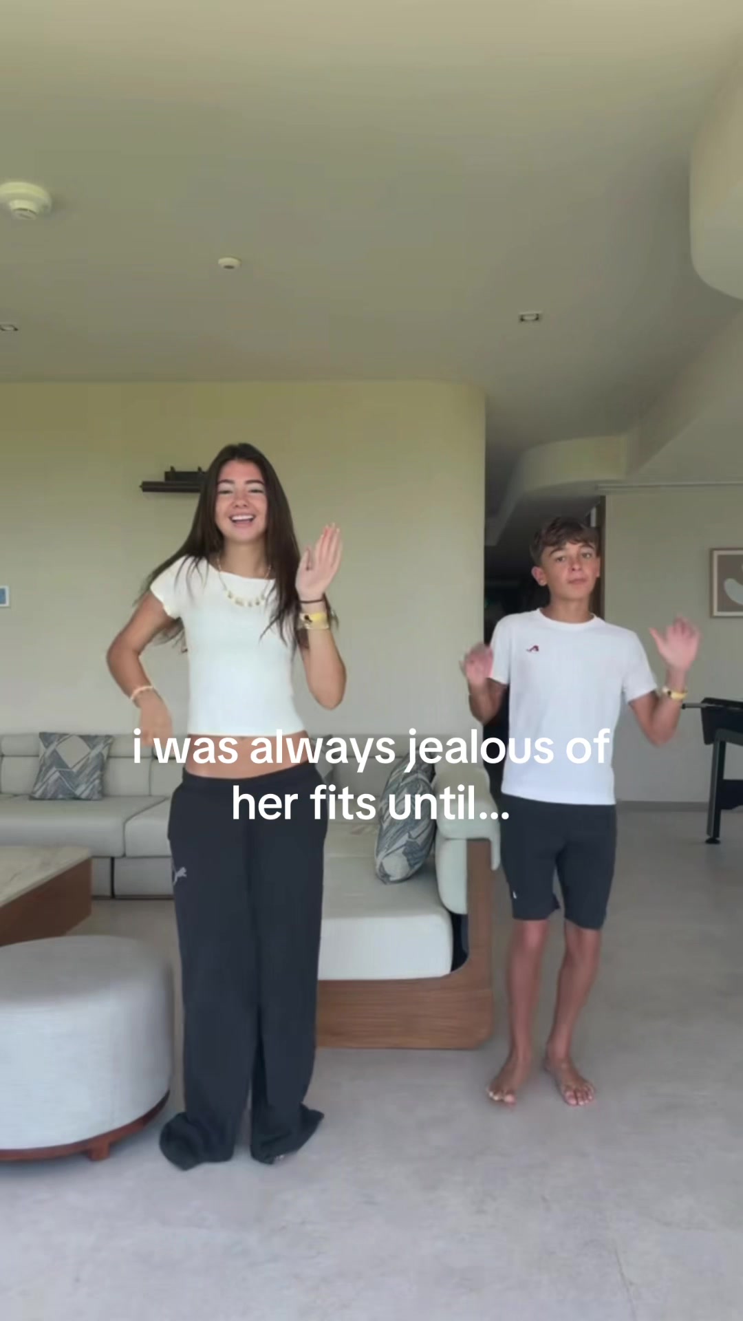 @vanessafindsoutfits