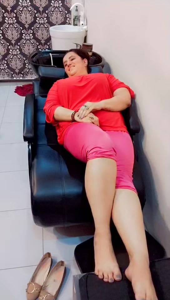 @𝔸𝕗𝕣𝕖𝕖𝕟 𝕂𝕙𝕒𝕟 𝟚💃🥂