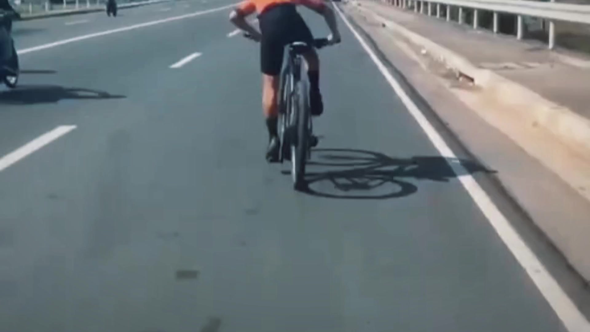 @moji cant sprint🚀