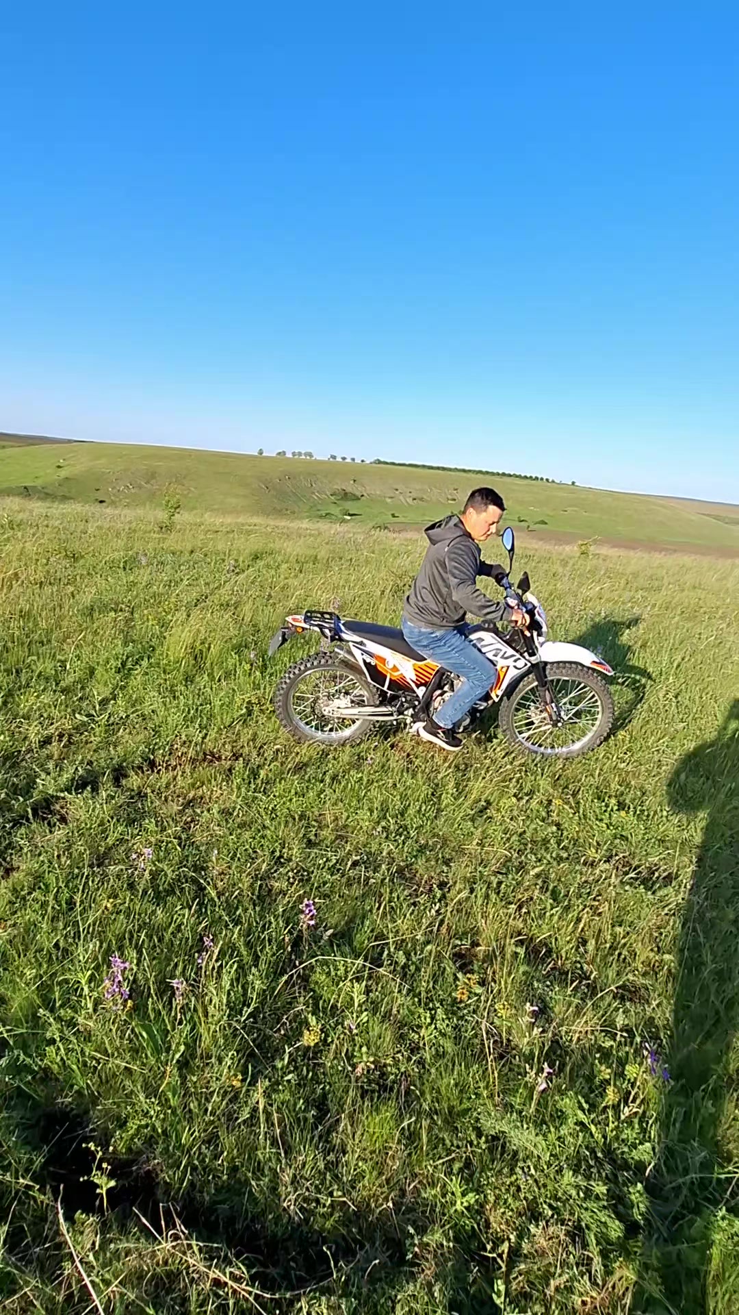 @ТРАКТОРИСТ Ливиу