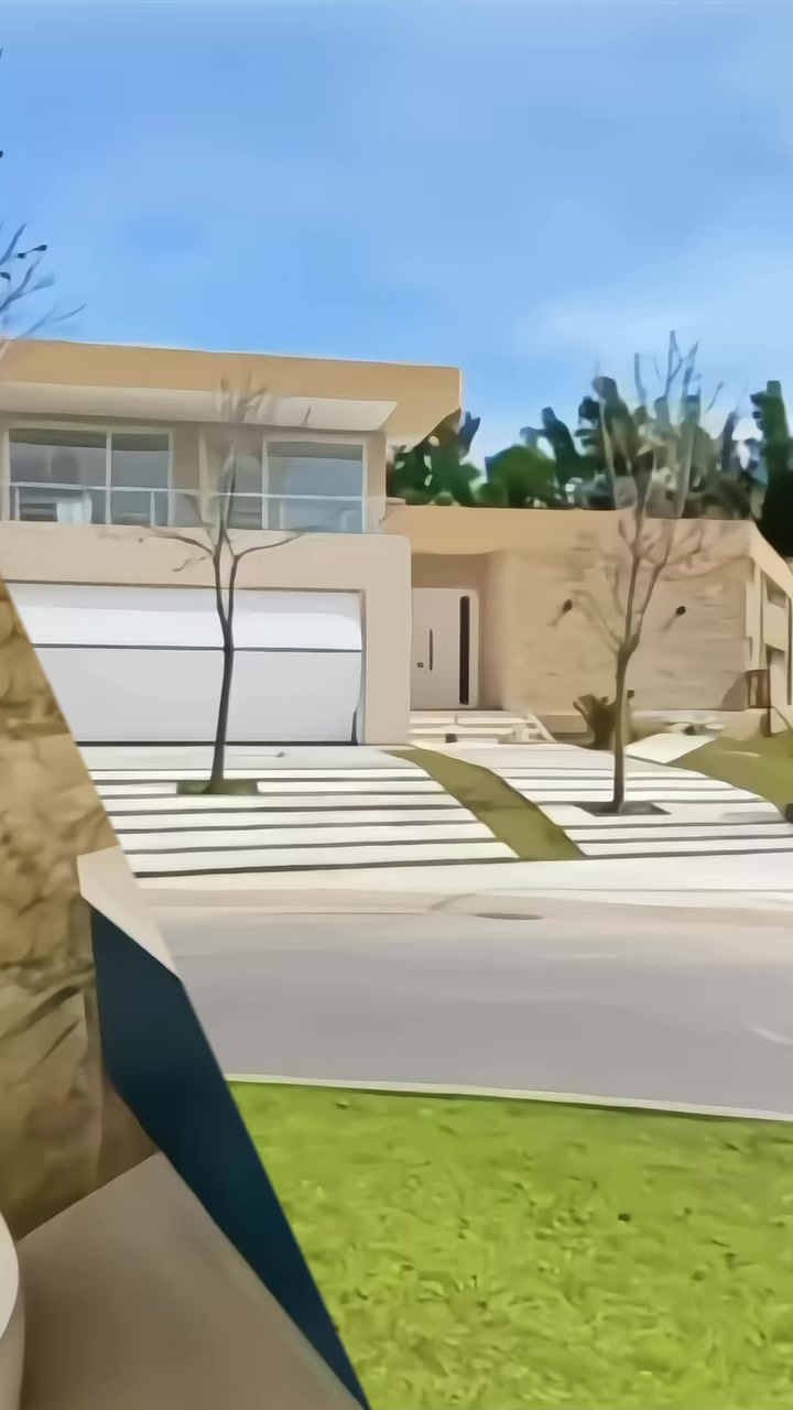 @Rommy • Real Estate