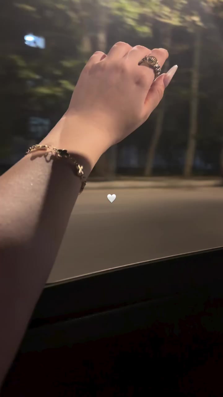 @𝓕 🎀