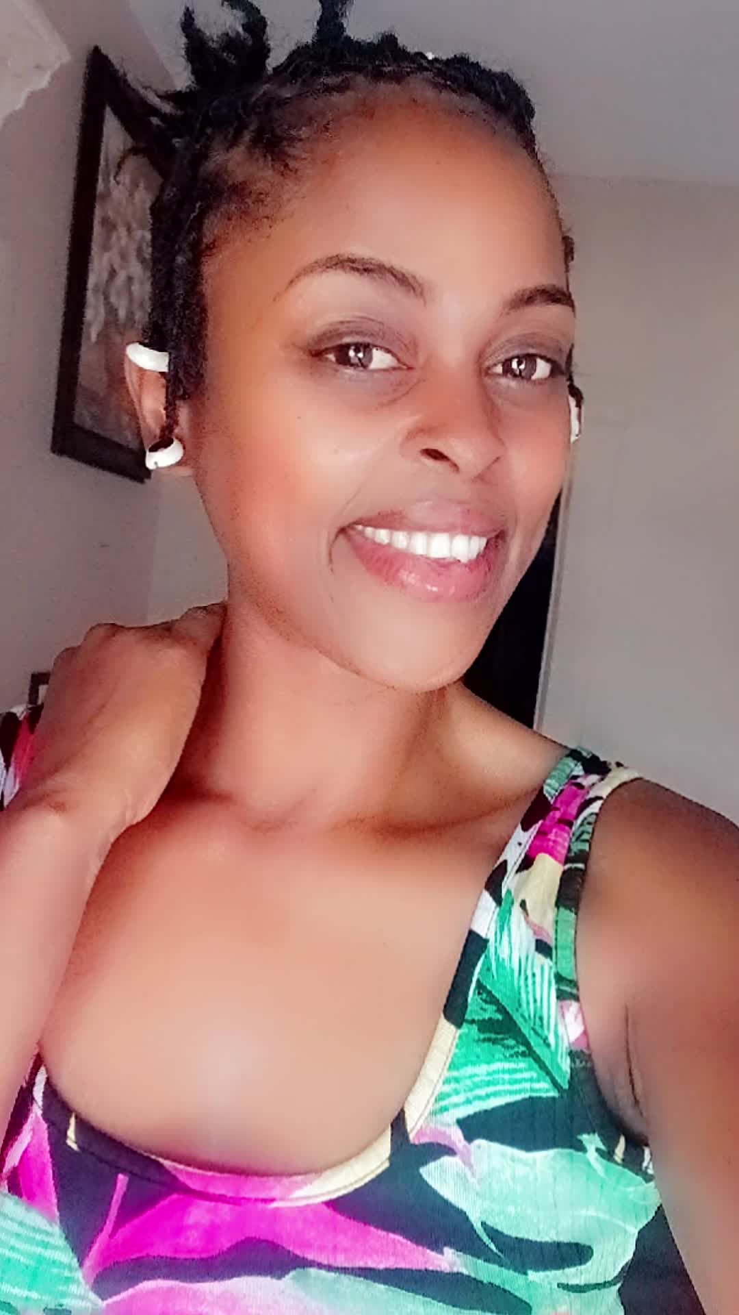 @MoMoney