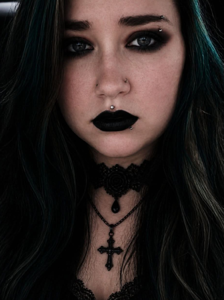 @DigitalGothMommi