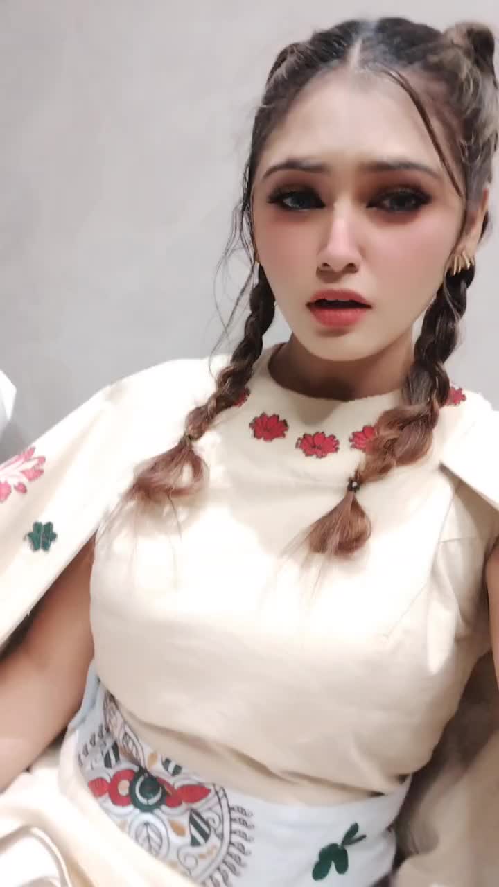 @🦋мєнυ(মেহু)🌹