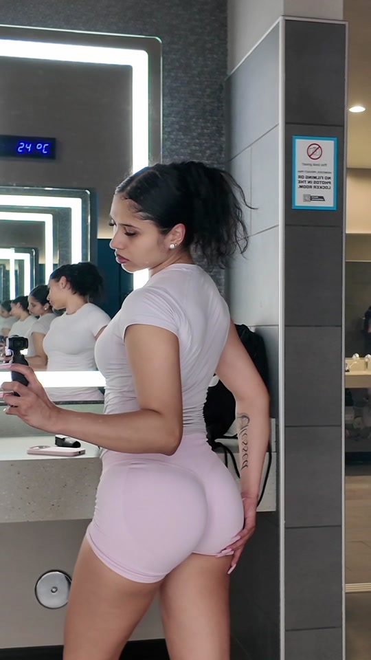 @realbadbriii_