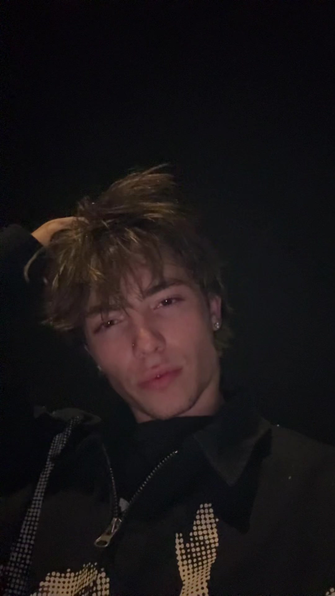 @︎
