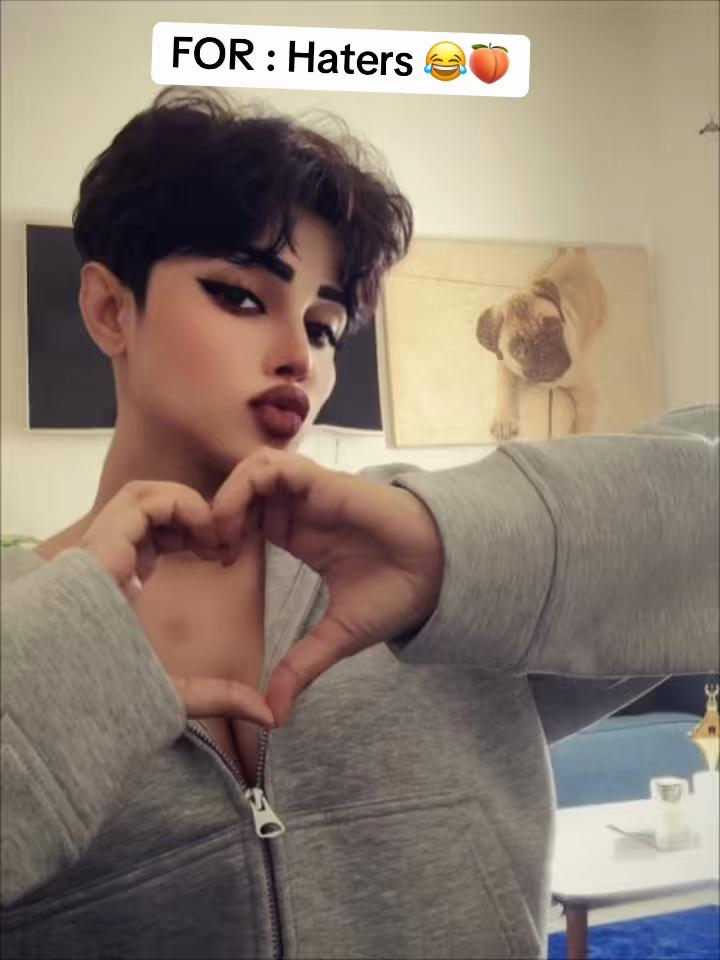 @D7 👠 𖣂︎